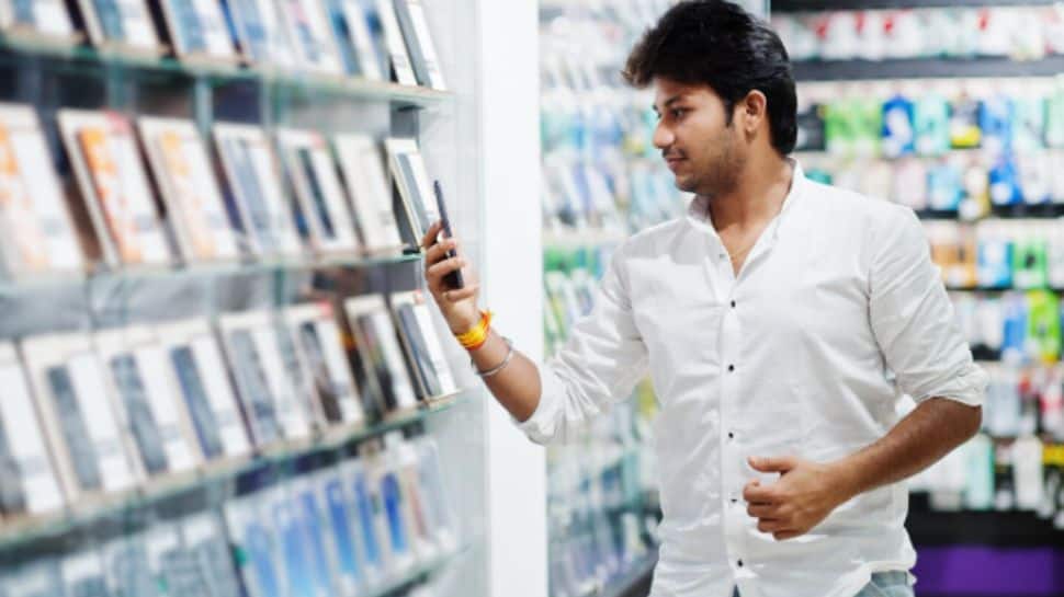 India’s Smartphone Market Grows 1% At 70 Million Units In Jan-June: Report | Technology News