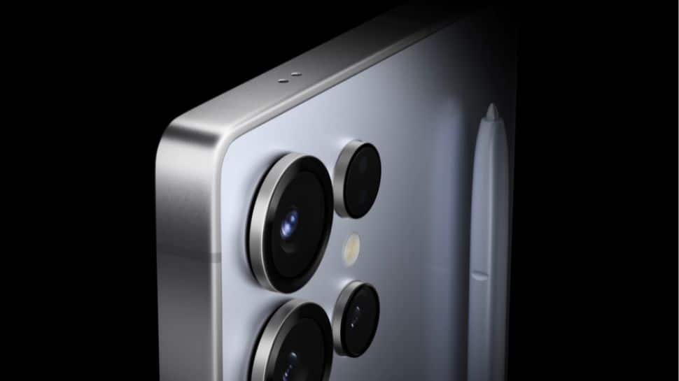 Viral Video: Man Goes To Vijay Sales To Buy Samsung Galaxy S25 Ultra Worth Rs 1.29 Lakhs; Finds Tile Inside During Unboxing | Technology News